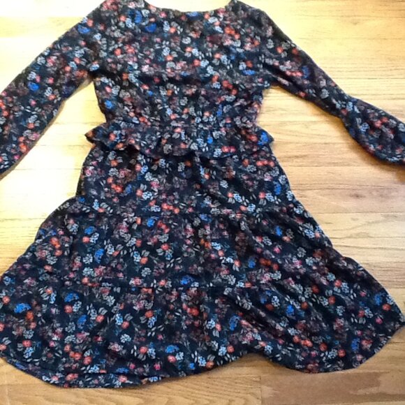 Black Floral V Neck Dress with Waist and Peplum and Ruffle at Bottom - Picture 6 of 6